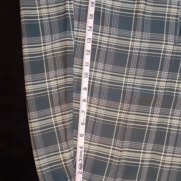 Green Tartan Pattern Skirt - Picture 6 of 10